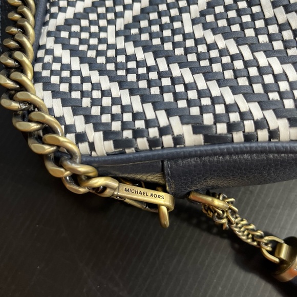 MICHAEL KORS MEDIUM BAG WOVEN LEATHER GINNY NWOT CROSSBODY ADMIRAL NAVY MMK - Picture 3 of 10